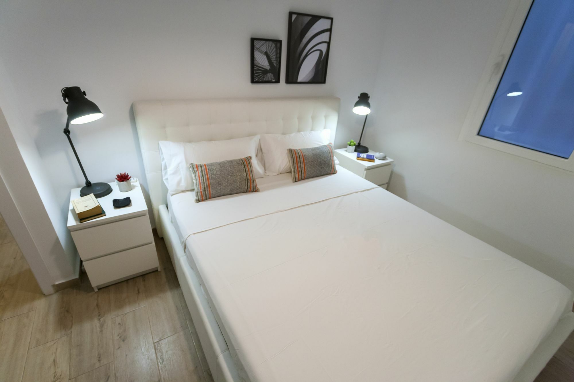 Dobo Rooms Ronda De Segovia 마드리드 외부 사진